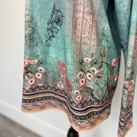 Exclusive Long Sleeve Floral Multi Colored Top (L) - Picture 3 of 7